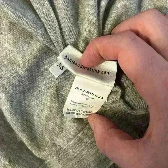 Banjo & Matilda Silk and Cashmere blend V Neck button up Cardigan - Picture 7 of 9